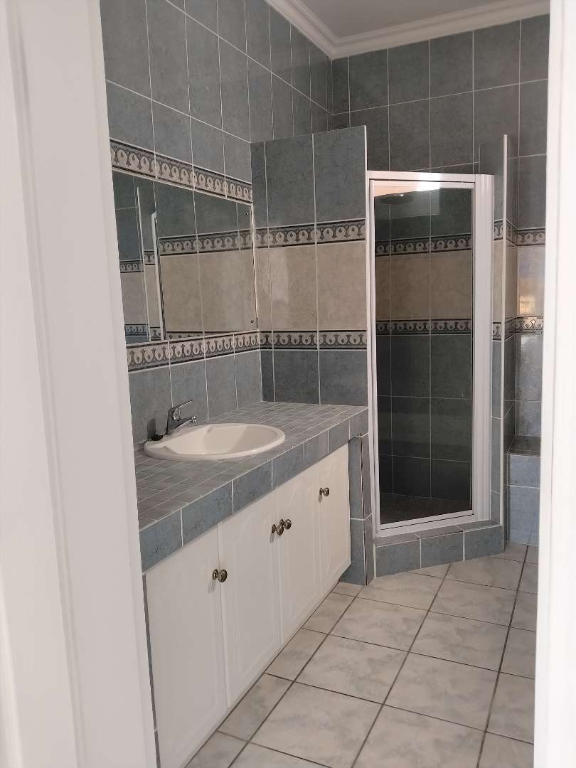 To Let 2 Bedroom Property for Rent in Reebok Western Cape